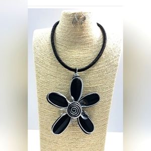 Necklace set, sliver and black statement piece